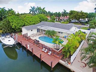 1004 Washington St, Hollywood, FL 33019-1924
