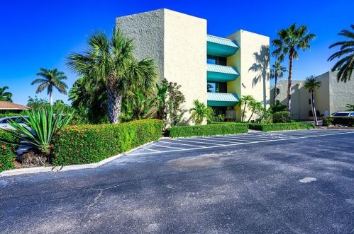 955 Palm View Dr, Naples FL  34110-1276 exterior
