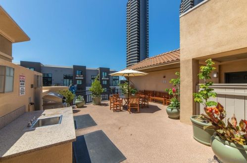 330 J St, San Diego CA  92101-6789 exterior