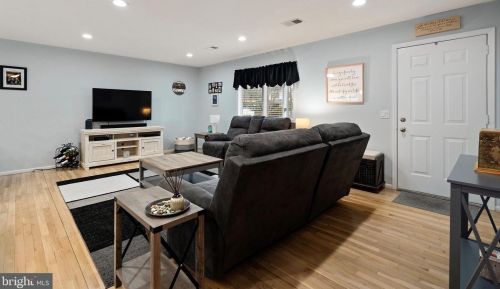 425 Princeton Ave, Berkeley Township NJ  08721-2404 exterior