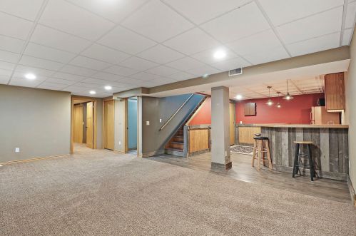 9207 8 Ave, Kenosha WI 53158-5242 exterior