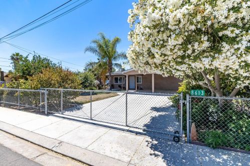 8613 Laird St, Grayson, CA 95363-9553