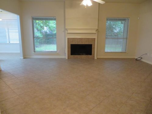 903 Sgt Ed Holcomb Blvd, Conroe TX  77304-1130 exterior