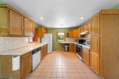 27 New York Ave, Flemington NJ  08822-1437 exterior