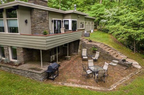 308 Mercer Rd, Greenville PA  16125-7802 exterior