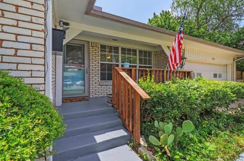 440 Summit Dr, Richardson, TX 75081-5118