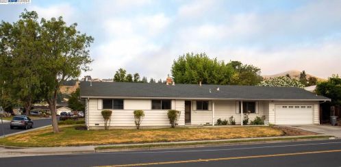 7824 Peppertree Rd, Pleasanton, CA 94568-1347