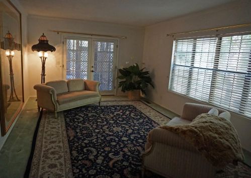 130 Sunrise Dr, Hollister, CA 95023-6012