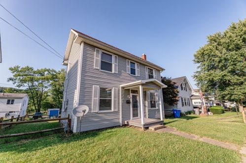 226 Main St, Evans City, PA 16033-1231