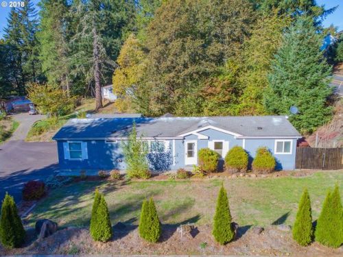 675 6th Ave, Estacada, OR 97023-9701