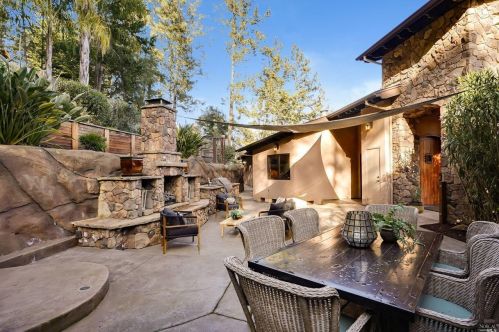 2387 Los Olivos Rd, Santa Rosa CA 95404-2015 exterior