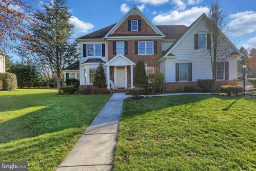 329 Southview Dr, Navy Sup Dpt, PA 17055-5258
