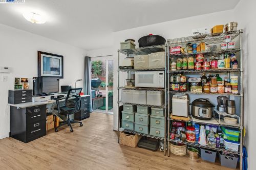1320 Sandelin Ct, San Leandro CA  94577-3950 exterior