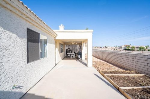 2064 Desert Palms Dr, Bullhead City AZ  86426-8803 exterior
