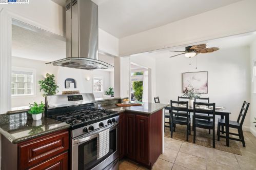 1532 69 Ave, Oakland CA  94621-3424 exterior