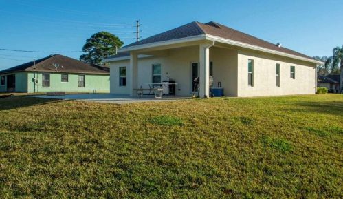 4275 57th Ct, Vero Beach, FL 32967-1655