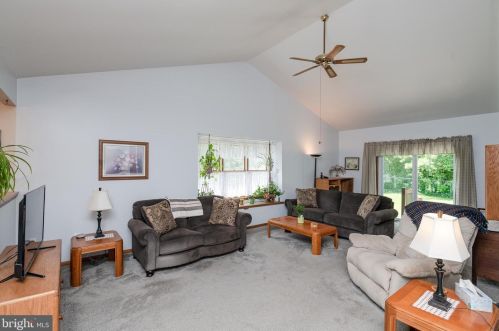 6 Pendleton Dr, Berlin Boro NJ  08009-9672 exterior