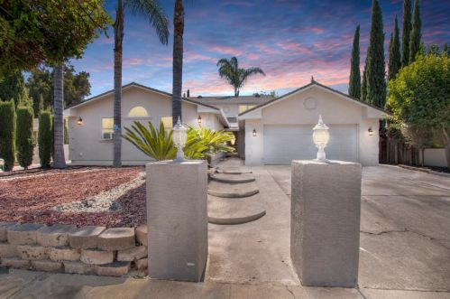 2690 Peartree Ln, San Jose, CA 95121-1016