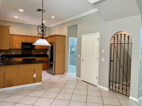 7925 Canyon Lake Cir, Orlando FL  32835-8206 exterior
