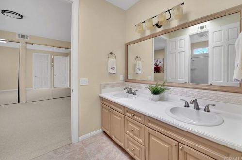 6471 Morningside Dr, Huntington Beach CA  92648-6106 exterior