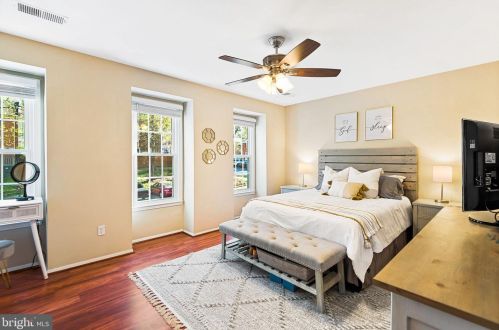 2314 Horseferry Ct, Herndon VA  20191-2718 exterior