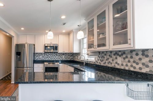 6608 Farmstead Ln, Fredericksburg VA  22407-1703 exterior