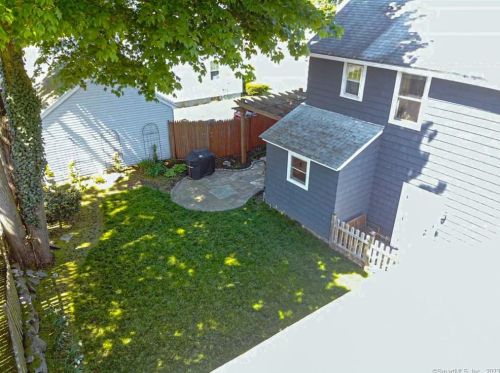 245 Dixon St, Bridgeport CT  06604-1805 exterior