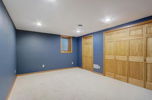 5237 20th St, Milwaukee WI 53233-2548 exterior