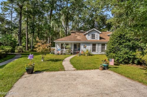 2622 Joshua Cir, Beaufort, SC 29902-6071