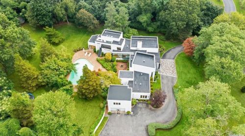 15 Wenwood Dr, Muttontown NY  11545-3129 exterior