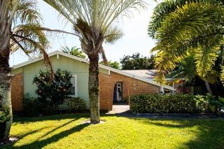 104 Yacht Club Dr, Jupiter, FL 33477-5047
