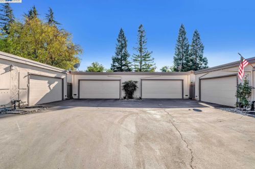 1634 Calle Santa Anna, Pleasanton CA  94566-5927 exterior