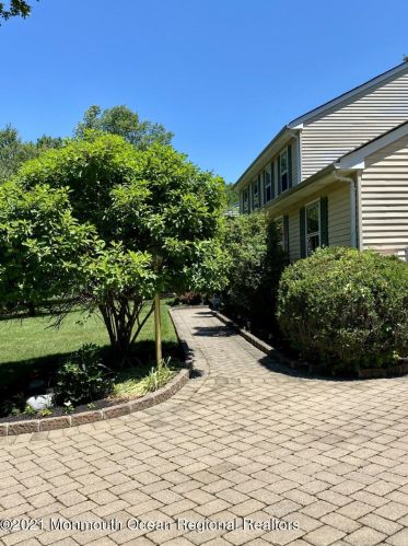 531 Buchanan Blvd, Tinton Falls, NJ 07701-5321