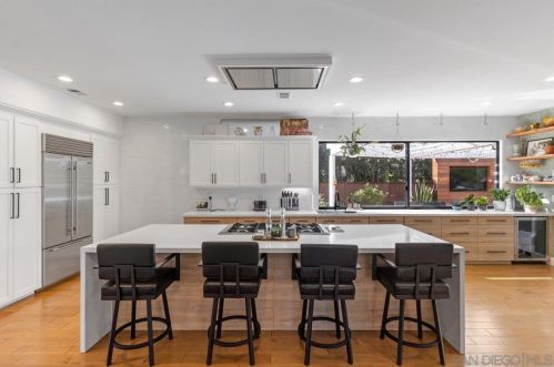 219 Jacob Ln, Encinitas CA  92024-2123 exterior