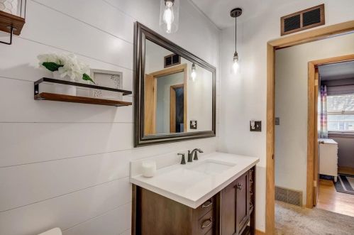 6209 Indiana Ave, Cudahy WI 53110-2871 exterior