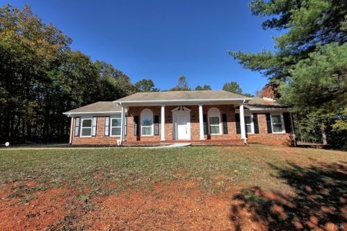 1220 Sunnymeade Rd, Rustburg VA  24588-3294 exterior