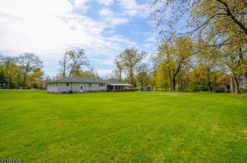 683 Squaw Brook Rd, Paterson NJ  07508-3004 exterior