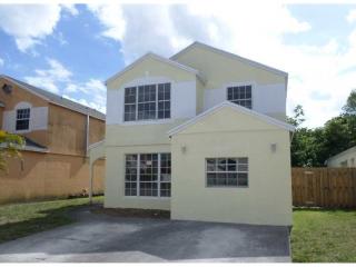 3740 Daffodil Ln, Hollywood, FL 33025-3238