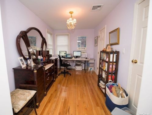 20 Ross Ave, Huntington Station NY  11747-2647 exterior