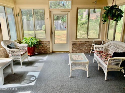 927 Magnolia Bluff Cir, Beaufort SC  29902-6921 exterior