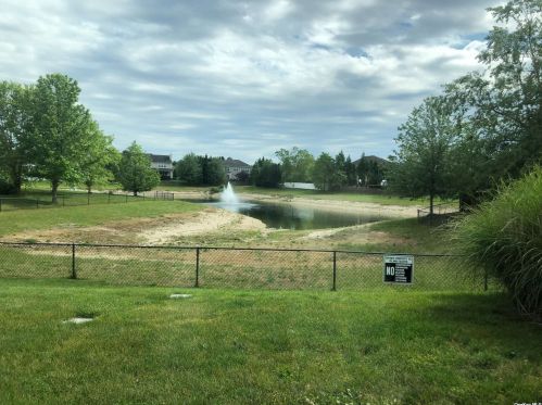 3 Pondside Ct, Mount Sinai, NY 11766-3425