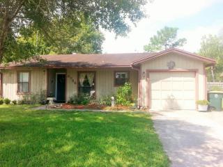 3786 Eunice Rd, Jacksonville, FL 32250-1910