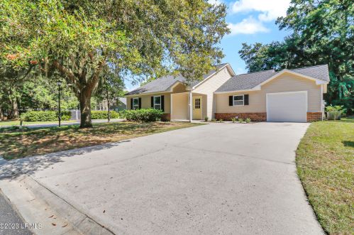 37 Brindlewood Dr, Beaufort, SC 29907-2661