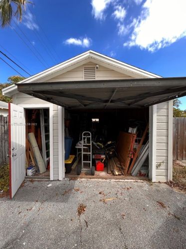 439 47th St, West Palm Beach FL  33407-2939 exterior