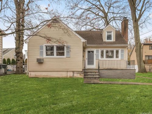 40 Glen Ave, Rye Brook NY  10573-2636 exterior