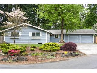 12402 Tatoosh Rd, Puyallup, WA 98374-2987