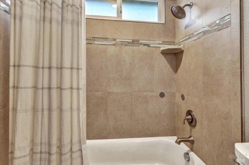 667 Poppy Cir, Vacaville CA  95687-7252 exterior