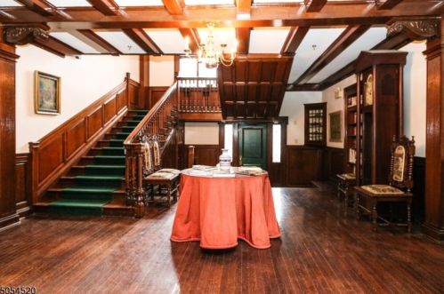 344 Ridgewood Rd, South Orange NJ  07079-1622 exterior