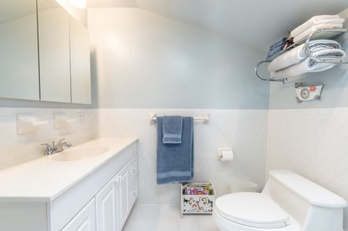 99 Thomas Ave, Bethpage NY  11714-1811 exterior
