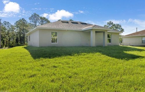834 Chantilly St, Lehigh Acres, FL 33974-4732